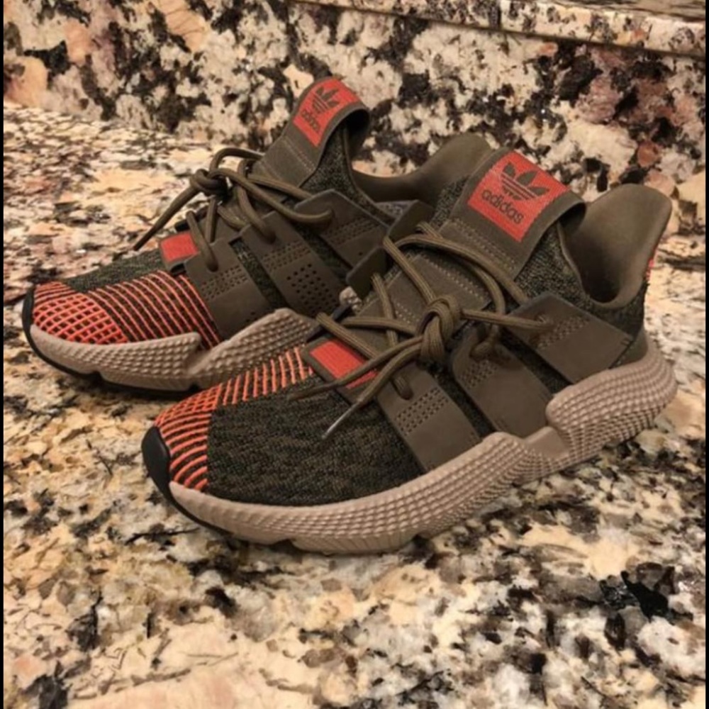 Adidas Tennis Shoes